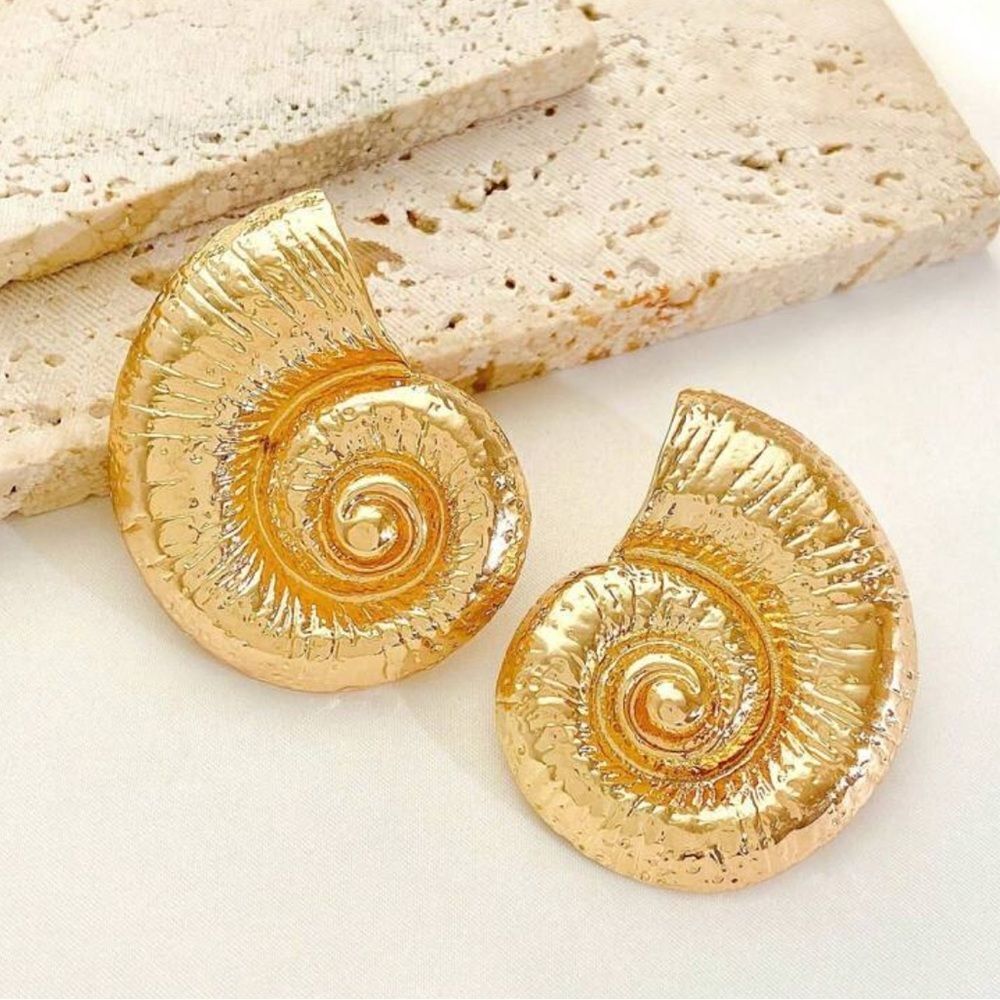 Gold Shell Earrings A1287